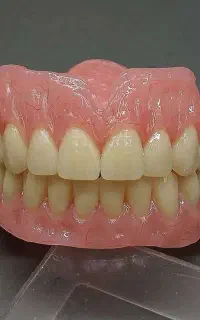 لابراتوار تخصصی پروتزهای دندانی دندانسازی لبخند