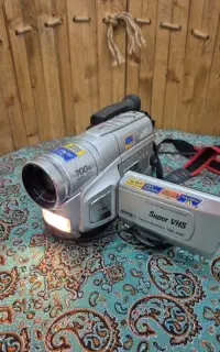 دوربین JVC سالم و تمیز