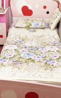تخت و میز تحریر
