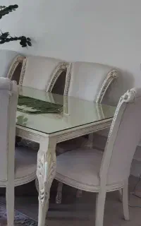 میز ناهارخوری هشت نفره