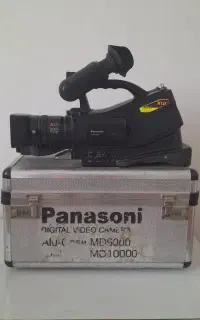 دوربین فیلم برداری MD 10000 DV