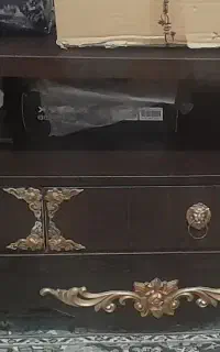 ساعت ومیز تی وی