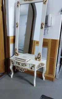 آینه و میز