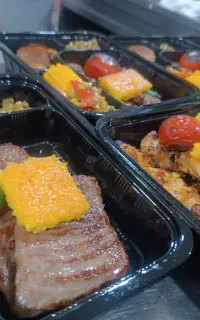 تهیه غذا آقاجان