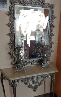 کنسول و آینه و شمعدان برنجی