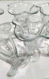 بستنی خوری