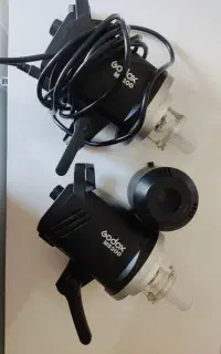 ۲ فلاش ۲۰۰ژول و یک فلاش اکسترنال همراه ۳تریگر