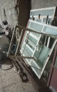 پنجره با جاکولری