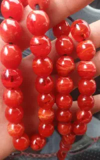 تسبیح کهربا ۳۳ تایی کاملا رنگ آورده طبیعی کهنه