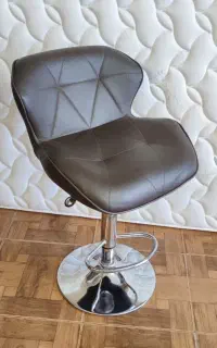 صندلی چرم جک دار
