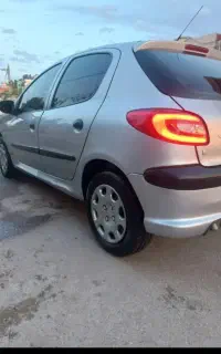 سواری پژو۲۰۶