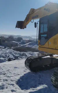استخدام راننده بیل مکانیکی 220