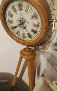 ساعت پایه دار