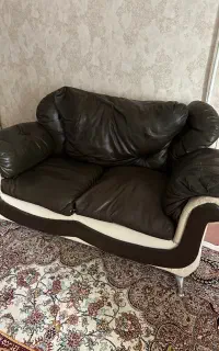 مبل شاسی سالم-نیاز به روکش(روکش چرم )