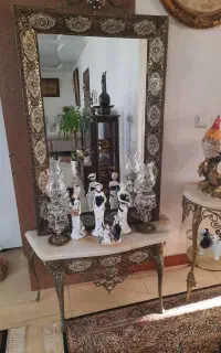 آیینه و کنسول