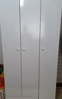 کمد لباس و کتاب