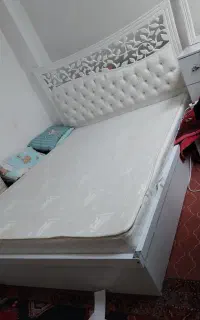 تخت و دراور