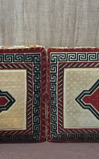 یک جفت پشتی در حد نو