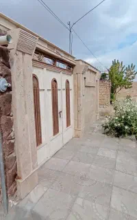 ملک فروشی
