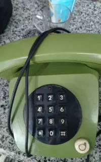 تلفن قدیمی سالم