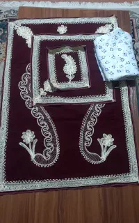 دو عدد سجاده و یه چادر نو