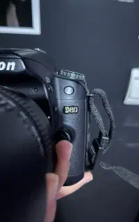 دوربین عکاسی نیکون D80