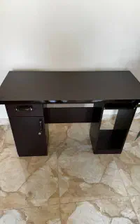 میز تحریر MDF کاملا سالم با عرض 120 سانتیمتر