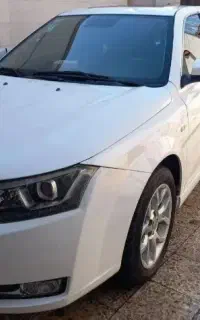 راننده با ماشین