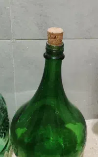 سه عدد قرابه شیشه ای