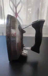 اتو قدیمی