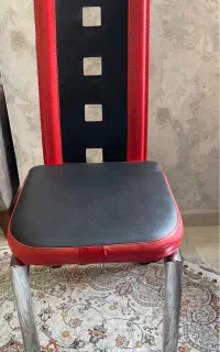 صندلی غذاخوری در حد نو