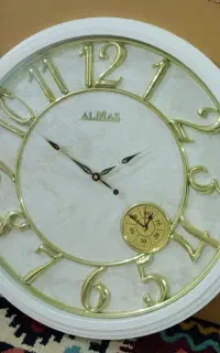 ساعت دیواری