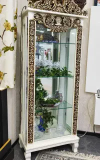 یک عدد بوفه زیبا و کاملا سالم
