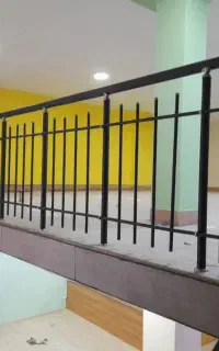 کاغذ دیواری و نرده استیل
