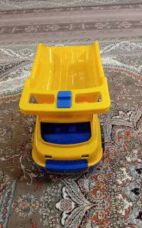 کامیون اسباب بازی