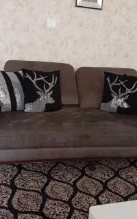 فروش دو عدد مبل تخت خواب شو و میز غذاخوری ۶نفره