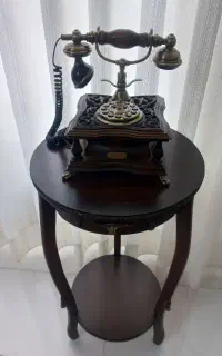 میزتلفن باتلفن تزئینی