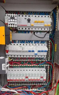 برقکاربرق کار برقکش برقکشی جزئی کلی نصب آیفون تلفن