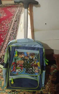 کیف‌مدرسه‌‌بن‌تن‌بادسته‌ی‌فلزی