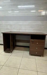 میز کارمندی