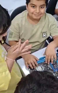 اموزش کار با کامپیوتر ویژه کودکان برای ساختن آینده