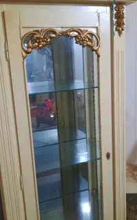 ویترین چوبی زیبا