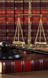 وکیل و مشاور حقوقی