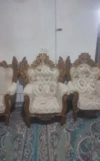 مبل سلطنتی 7 نفره به علت جابجایی به فروش می‌رسد
