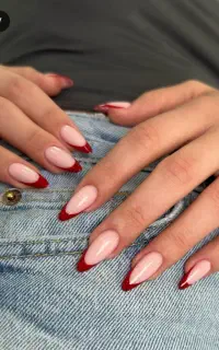 خدمات و اموزش کاشت ناخن و موخورگیری حرفه ای