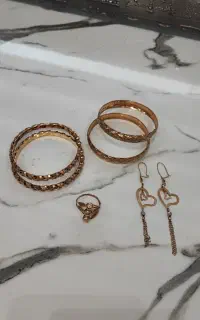 طلا در حد نو 100 بالای تابلو