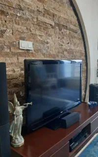 42 اینچ LCD