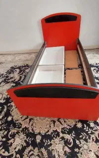 تخت وکمد نوجوان در حد نو