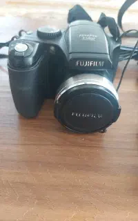 دوربین عکاسی وفیلمبرداری دیجیتالی FUJIFILM
