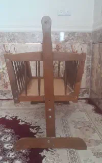 گهواره چوبی نیاز به تعریف نداره همه‌چی مشخص است